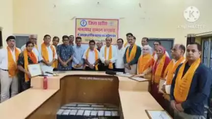 डीडवाना: शिक्षा विभाग डीडवाना ने राजकीय विद्यालयों में लाखों रुपए का सहयोग करने वाले भामाशाहों का किया सम्मान