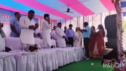 लक्ष्मीपुर: ग्रामीण कार्य विभाग द्वारा SKS स्टेडियम में आयोजित जनसंवाद कार्यक्रम में सभी प्रखंड के लोग शामिल हुए