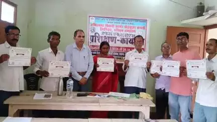 बैरिया: भितहा के साही टोला में एफपीओ के सीईओ व निदेशकों के पांच दिवसीय प्रशिक्षण कार्यक्रम का समापन