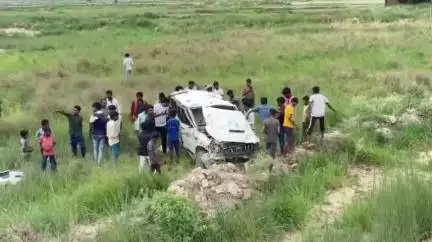 ज़मानिया: गाजीपुर के NH-124D पर बड़ा हादसा टला, टायर फटने से स्कॉर्पियो पलटी, छह बाराती हुए घायल