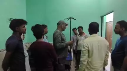 त्रिवेणीगंज: सफाई वाहन की चपेट में आने से बाइक सवार घायल