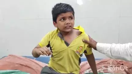सासाराम: सासाराम की पुरानी जीटी रोड फैजलगंज के समीप टोटो ने एक लड़के को मारी टक्कर, हुआ जख्मी