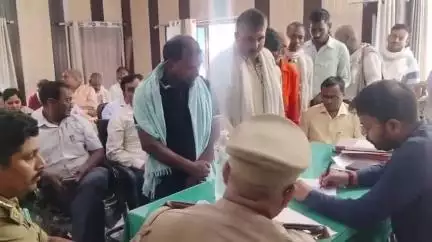 जखनिया: थाना समाधान दिवस पर दुल्लहपुर व भुड़कुंडा में कुल 23 फरियादों की सुनवाई, 12 मामलों का मौके पर हुआ निस्तारण