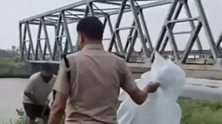करनाल: ऊंचाना हैड यमुना नहर में मिला अज्ञात युवक का शव, गोताखोरों ने पुलिस को सौंपा