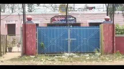 ଛେଣ୍ଡିପଦା: ଥାନା ଅଞ୍ଚଳରେ ନାବାଳିକାକୁ ଅପହରଣ ଅଭିଯୋଗରେ ଜଣେ ଗିରଫ