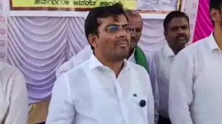 ಲಕ್ಷ್ಮೇಶ್ವರ: ಕಷ್ಟಪಟ್ಟು ಹಣ ತಂದು ಅಭಿವೃದ್ಧಿ ಮಾಡಿದರೆ ಕೆಲವರಿಂದ ತೊಂದರೆ: ಪಟ್ಟಣದಲ್ಲಿ ಶಾಸಕ ಚಂದ್ರು ಲಮಾಣಿ