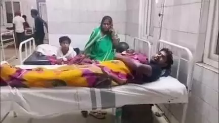 କେନ୍ଦୁଝର ସହର: ଓସ୍ତପାଳ ଗ୍ରାମରେ ବିଦ୍ୟୁତ ଆଘାତରେ ଯୁବକ ଗୁରୁତର, ମେଡିକାଲରେ ଭର୍ତ୍ତି