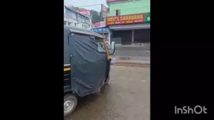 കോട്ടയം: എരുമേലിയിൽ പുല്ല് ചെത്തിക്കൊണ്ടിരുന്ന ദമ്പതികളെ കാർ ഇടിച്ച് തെറിപ്പിച്ചു, ഭർത്താവിന് ഗുരുതര പരിക്ക്