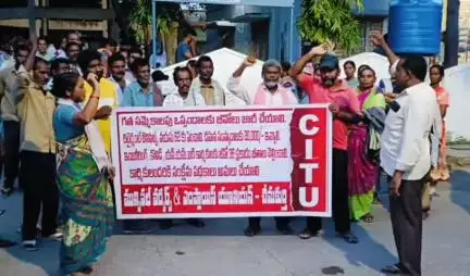 సంతనూతలపాడు: చీమకుర్తి మున్సిపల్ కమిషనర్‌కు సమ్మె నోటీసులు అందజేసిన మున్సిపల్ కార్మికులు