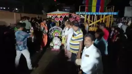 ସୋନପୁର: ମଝିପଡ଼ା ଠାରେ ପହଞ୍ଚିଲା ଘୋଡ଼ାଘାଟପଡ଼ା ଶ୍ରୀଦଧିବାମନ ମହାପ୍ରଭୁଙ୍କ ରଥ