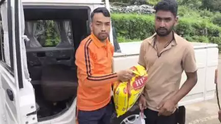 रुद्रप्रयाग: तहसील प्रशासन ऊखीमठ ने प्रभावित क्षेत्र में राहत सामग्री का किया वितरण