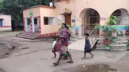 ଗୋବିନ୍ଦପୁର: ସିମିଲିବାହାଲ ଠାରେ ଲଟାମରା ବିଷ ପିଇ ଜଣେ ମହିଳାଙ୍କ ଆତ୍ମହତ୍ୟା ଉଦ୍ୟମ, ମେଡିକାଲରେ ଭର୍ତ୍ତି