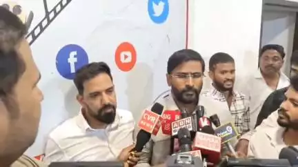 హిమాయత్ నగర్: BRS అక్రమాలు బహిర్గతం అవుతుండడంతో మీడియా సంస్థలపై దాడులు జరుగుతున్నాయి: ఎమ్మెల్సీ బల్మూరి వెంకట్