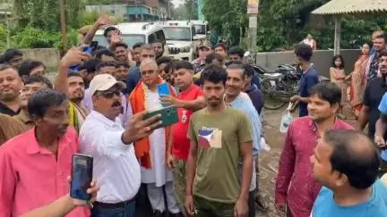 ময়না: বেতগেড়্যা গ্রামে BJP কর্মীদের সঙ্গে দেখা করলেন BJP-র প্রাক্তন রাজ্য সভাপতি দিলীপ ঘোষ