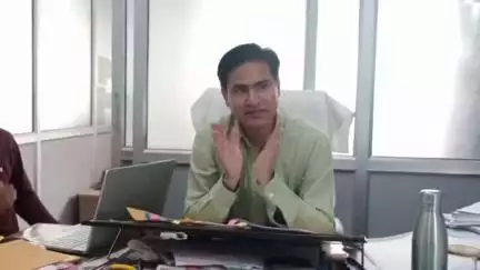 टिहरी: त्रिस्तरीय पंचायत के चुनाव का ऐलान होते ही जनपद में तैयारी तेज, डीडीओ असलम खान