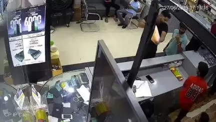 ब्यावरा: मोबाइल दुकान में पेट्रोल डालकर आग लगाने की कोशिश करने वाले आरोपी पुलिस द्वारा जेल भेजे गए