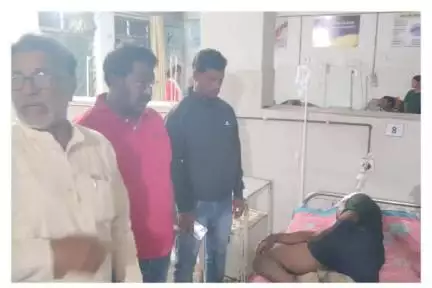 कोलेबिरा: दुर्घटना में घायल युवक से मिलने पहुंचे विधायक, 108 एम्बुलेंस सेवा पर जताई चिंता