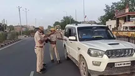 श्रीडूंगरगढ़: श्रीडूंगरगढ़ थाना पुलिस ने हाइवे पर ब्लैक शीशों और बाहरी नंबर की गाड़ियों के खिलाफ चलाया अभियान