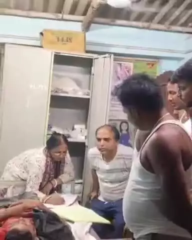 पातेपुर: पातेपुर के लदहो गांव में पुल से टकराकर बाइक सवार घायल, पीएचसी में इलाज के बाद सदर अस्पताल रेफर