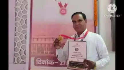 बक्सर: बक्सर सीआइटी अजय कुमार रेल सेवा पुरस्कार से सम्मानित, ज़िले के रेल कर्मियों ने जताई खुशी