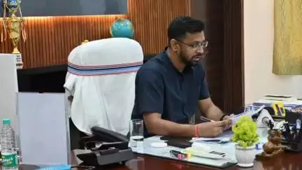 अरवल: मतदाताओं के विशेष गहन पुनरीक्षण की जानकारी डीएम ने कार्यालय में प्रेस वार्ता कर दी