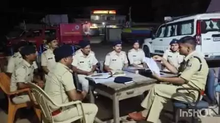 आरा: रात्रि में पुलिस अधीक्षक महोदय ने उदवंतनगर थाना का किया निरीक्षण