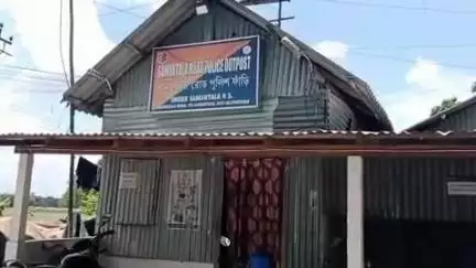 আলিপুরদুয়ার ২: শিবকাটা থেকে উদ্ধার মানসিক ভারসাম্যহীন ব্যক্তি কে তুফানগঞ্জ পাঠালেন শামুকতলা রোড ফাঁড়ির পুলিশ