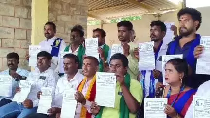 ಶಿಡ್ಲಘಟ್ಟ: ಕೆಐಎಡಿಬಿಯಿಂದ ಕೈಗಾರಿಕೆ ಆರಂಭಿಸಲು ಒತ್ತಾಯಿಸಿ ಜೂನ್ 30ರಂದು ಪ್ರತಿಭಟನೆ ಚಿಕ್ಕದಾಸರಹಳ್ಳಿಯಲ್ಲಿ ಕೆಐಎಡಿಬಿ ರೈತ ಪರ ಹೋರಾಟ ತೀರ್ಮಾನ
