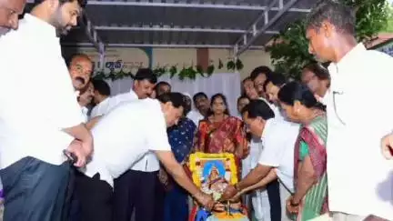 నారాయణ్​ఖేడ్: ప్రభుత్వ పాఠశాలల అభివృద్ధికి పూర్వ విద్యార్థులు చేస్తున్న కృషి అభినందనీయం: జహీరాబాద్ ఎంపీ సురేష్ శెట్కార్