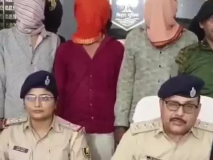 गया टाउन सीडी ब्लॉक: पुलिस ने छिनतई कांड में शामिल तीन अपराधियों को किया गिरफ्तार, बाइक और ₹11,500 बरामद