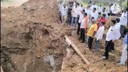 ఇబ్రహీంపట్నం: మన్సూ రాబాద్ డివిజన్ పరిధిలోని అభివృద్ధి పనులను విలనంత త్వరగా పూర్తి చేయాలి:కార్పొరేటర్ కొప్పుల నరసింహారెడ్డి
