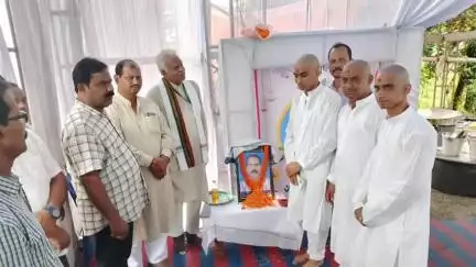 ଅନୁଗୋଳ: ବହ୍ଲର ଗ୍ରାମରେ ଅବସରପ୍ରାପ୍ତ କୋଲ ଇଣ୍ଡିଆ କର୍ମଚାରୀ ପ୍ରାଣବନ୍ଧୁ ଦାସଙ୍କ ଦଶାହରେ ଯୋଗଦେଲେ ସାଂସଦ ଓ ବିଧାୟକ