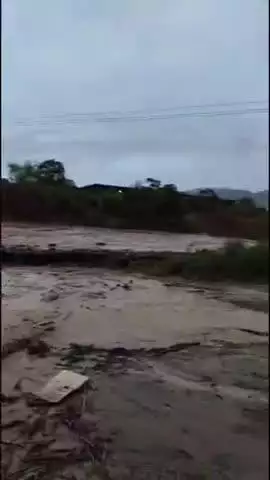 पंचकूला: कीरतपुर गांव में नदी में फंसा ट्रक टैंकर, लगा लंबा जाम, 2 साल पहले पुल टूटने से लोग परेशान
