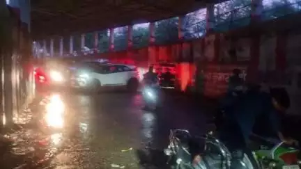 मऊरानीपुर: गरौठा मार्ग पर जनता की राहत के लिए बने रेलवे अंडर ब्रिज में लबालब भरा पानी, लोगों को हो रही परेशानी।#jansamasya