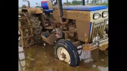 తిప్పర్తి: పెద్ద సూరారం గ్రామ శివారులోని సబ్ స్టేషన్ పక్క పొలంలో ట్రాక్టర్ బ్యాటరీ చోరీ చేసిన దొంగలు