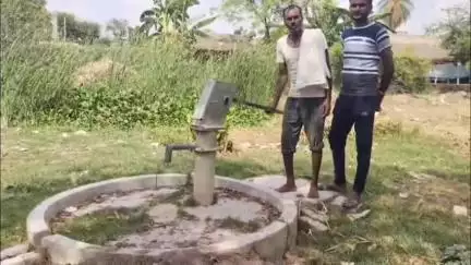 नवाबगंज: बाराबंकी का गांव आजादी के बाद भी अंधेरे में,जिला मुख्यालय से 8 किमी दूर गढ़रियनपुरवा में न बिजली, न पानी #jansamasya