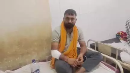 अशोक नगर: ढ़ाकोनी के ढ़ाबे पर 29 वर्षीय युवक से मारपीट, जान बचाकर भाग रहे युवक पर तलवार से हमला, अस्पताल में भर्ती