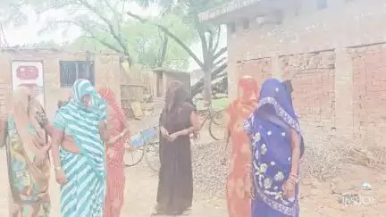 चायल: कनैली के मजरा मवाई में गांव की आरसीसी सड़क पर दबंगों ने खड़ी कर दी दीवार, ग्रामीणों में भारी नाराजगी #jansamasya