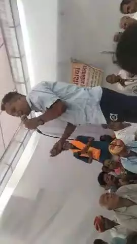 पाली29जून।शिवसभा प्रभात फैरी  मंडली द्वारा श्रीवीजेद्र तिवारी,घर माँगीलाल घाँची द्वारा भजन की प्रसतुती।(छगनलाल भारद्वाज)