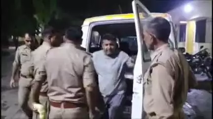 खुर्जा: गांव फिरोजपुर मोड पर खुर्जा नगर पुलिस की बदमाशों से हुई मुठभेड़, जो चोरी की घटना में थे वांछित
