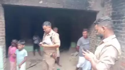 आंवला: आंवला में 18 साल के युवक की संदिग्ध मौत, नानी के घर में साड़ी के फंदे से लटका मिला शव, पीएम के लिए भेजा गया