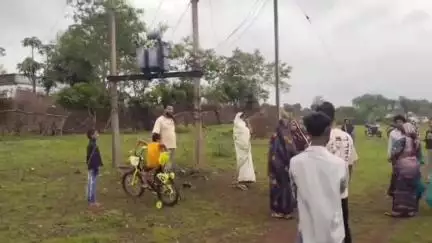 डिंडौरी: ग्राम पंचायत धुर्रा माल के बहेरा टोला में आकाशीय बिजली से ट्रांसफार्मर खराब, बिजली-जल आपूर्ति बाधित
