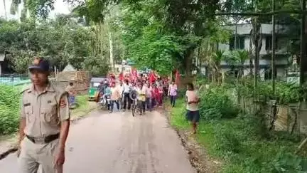 সাব্রুম: আগামী ৯ জুলাই দেশব্যাপী সাধারন ধর্মঘটের সমর্থনে বনকুল পুরান বাজারে মিছিল ও পথসভা সংগঠিত করেন বামপন্থী গনসংগঠন সমুহ