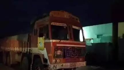 జలదుర్గం వద్ద రోడ్డు ప్రమాదం, ఒకరు మృతి, మరొకరికి తీవ్ర గాయాలు