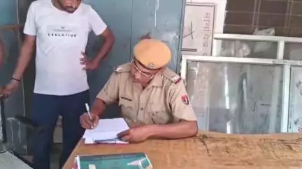 धौलपुर: मचकुंड चौराहा के समीप ट्रक की टक्कर से स्कूटी सवार युवक की हुई दर्दनाक मौत