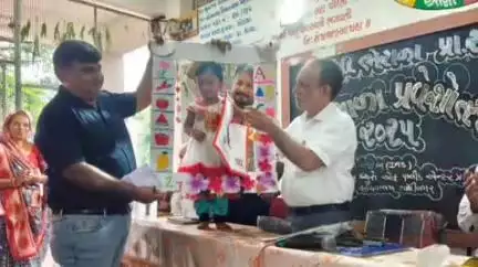 વેરાવળ તાલુકાની ભેરાળા પ્રાથમિક શાળામા શાળા પ્રવેશોત્સવ/કન્યા કેળવણી મહોત્સવની ઉજવણી અધિકારીઓ, સરપંચની ઉપસ્થિતીમા કરાઇ