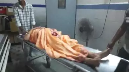 औरंगाबाद: पीडीएस का अनाज लाने जा रही महिला डीलर कनबेहरी गांव के पास सड़क हादसे में हुई घायल, सदर अस्पताल में किया गया इलाज