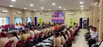 सूरजपुर: सूरजपुर में नालसा की नई योजनाओं पर भव्य कार्यशाला, न्याय की राह हुई आसान