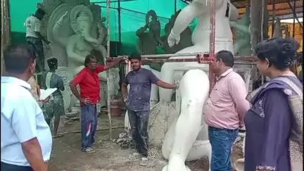 बुरहानपुर नगर: बुरहानपुर: शिकारपुरा में जिला प्रशासन की मूर्तिकारों के यहां दबिश, गाइडलाइन का पालन न करने पर कार्रवाई