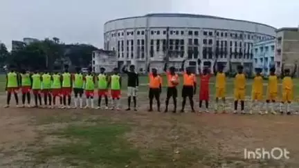 পুরুলিয়া ২: ৬৪ তম জেলা সুব্রত কাপ  প্রতিযোগিতায় অনূর্ধ্ব ১৫ বছর বালকদের মানভূম ভিক্টোরিয়া ইনস্টিটিউশন চ্যাম্পিয়ন এম এস এ ময়দানে